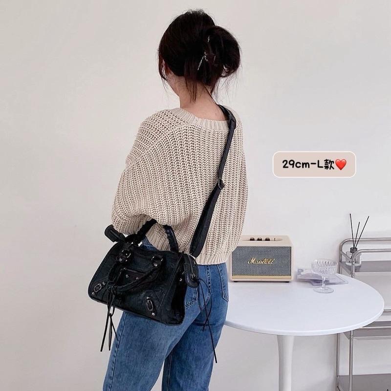 𝐖𝐚𝐘♡·現+預｜🇰🇷韓國經典款霧面防刮耐磨機車包 20cm 24cm 29cm 34cm 40cm手提包 肩背包✨-細節圖4