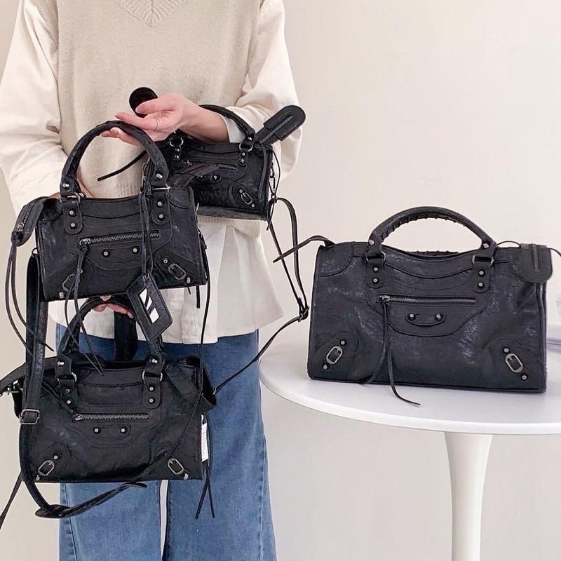 𝐖𝐚𝐘♡·現+預｜🇰🇷韓國經典款霧面防刮耐磨機車包 20cm 24cm 29cm 34cm 40cm手提包 肩背包✨-細節圖7