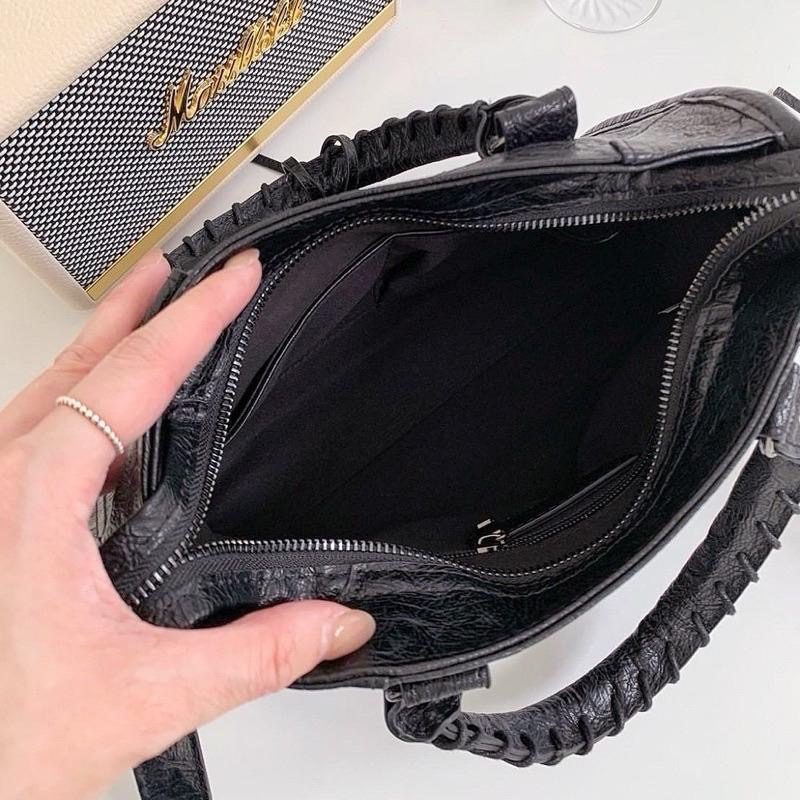 𝐖𝐚𝐘♡·現+預｜🇰🇷韓國經典款霧面防刮耐磨機車包 20cm 24cm 29cm 34cm 40cm手提包 肩背包✨-細節圖8