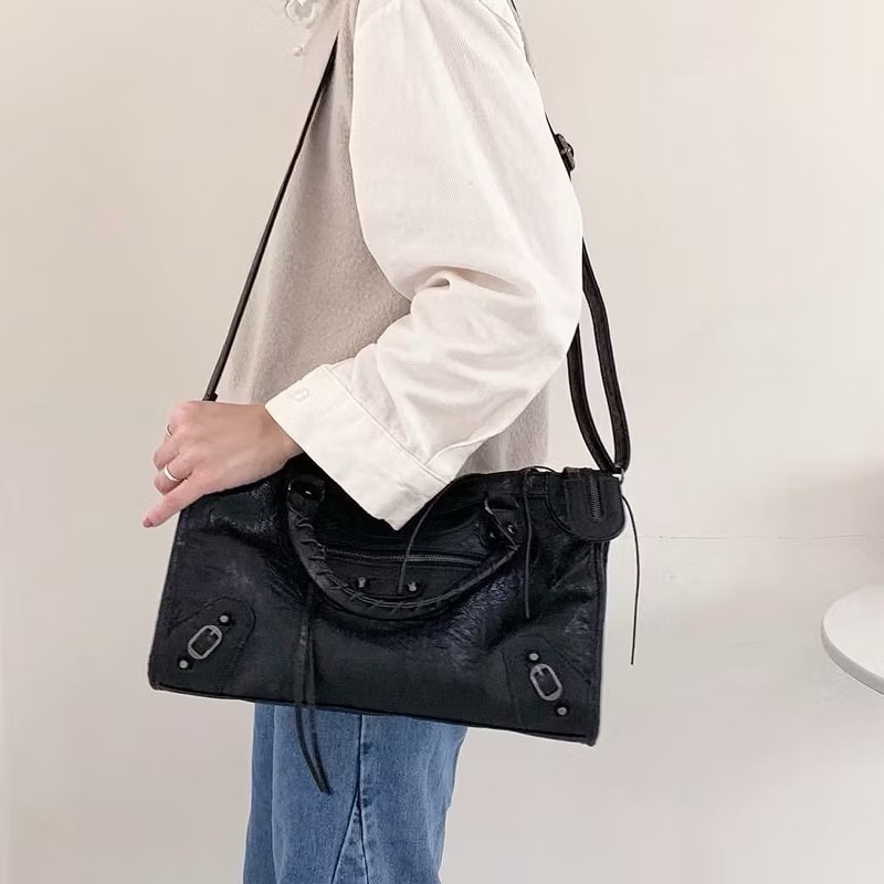 𝐖𝐚𝐘♡·現+預｜🇰🇷韓國經典款霧面防刮耐磨機車包 20cm 24cm 29cm 34cm 40cm手提包 肩背包✨-規格圖9