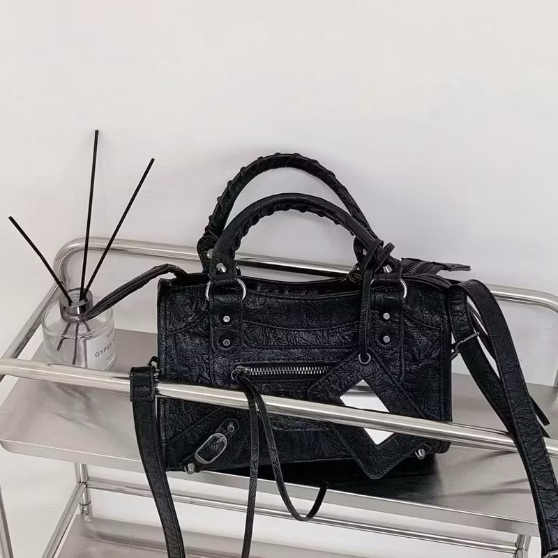 𝐖𝐚𝐘♡·現+預｜🇰🇷韓國經典款霧面防刮耐磨機車包 20cm 24cm 29cm 34cm 40cm手提包 肩背包✨-規格圖9