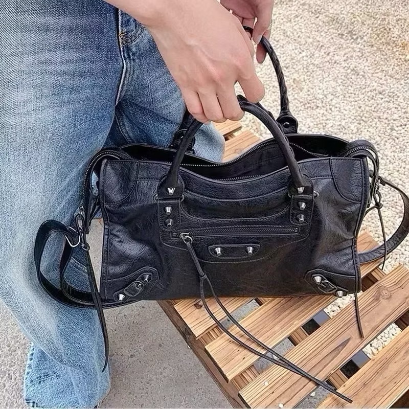 𝐖𝐚𝐘♡·現+預｜🇰🇷韓國經典款霧面防刮耐磨機車包 20cm 24cm 29cm 34cm 40cm手提包 肩背包✨-規格圖9