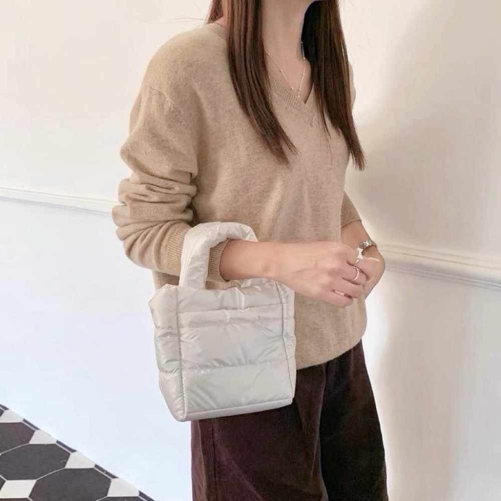 𝐖𝐚𝐘♡·現貨24H出｜熱銷款♥️ 韓系可愛澎澎感空氣小方包 小款&大款 手提包 肩背包 空氣包 女生包包✨-細節圖5