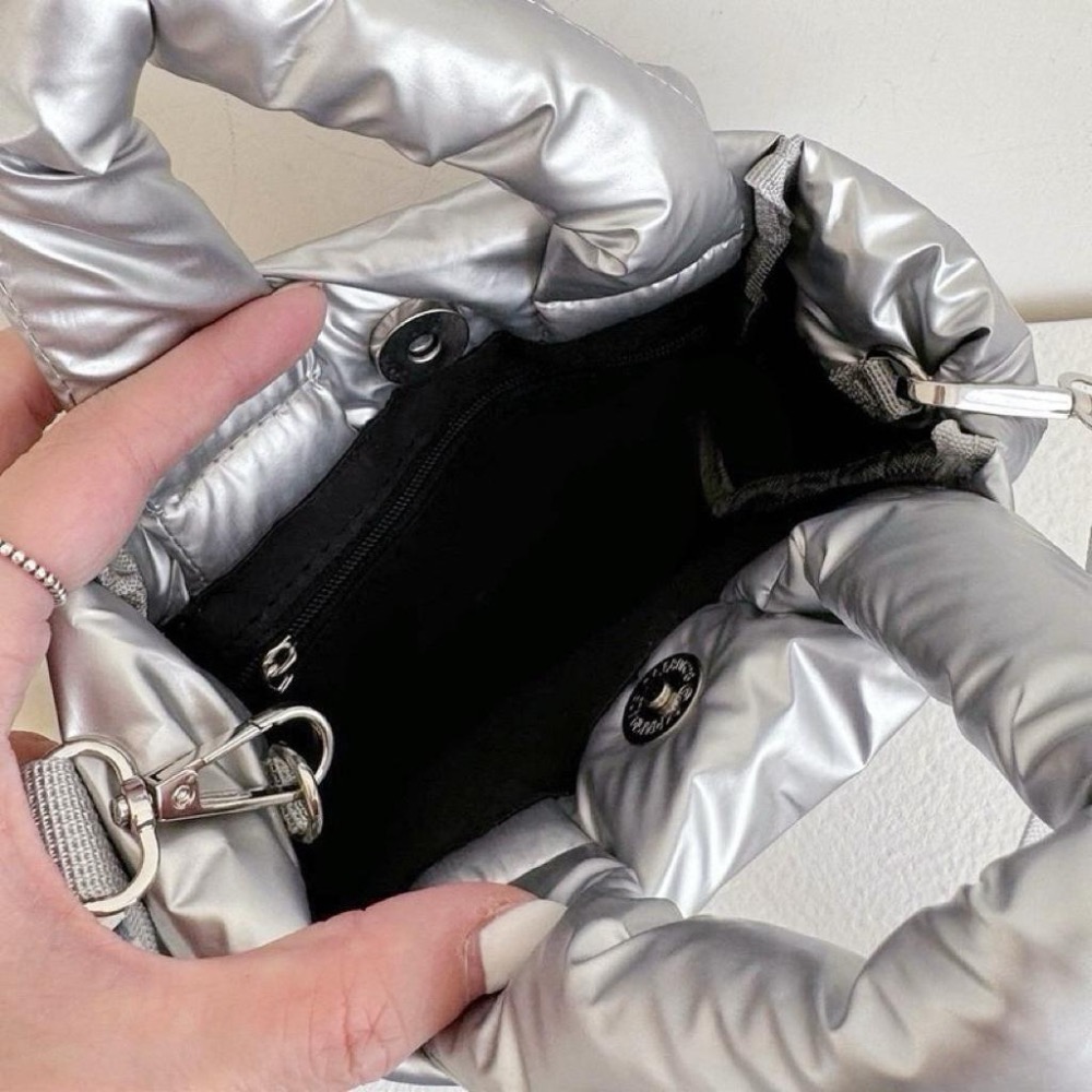 𝐖𝐚𝐘♡·現貨24H出｜熱銷款♥️ 韓系可愛澎澎感空氣小方包 小款&大款 手提包 肩背包 空氣包 女生包包✨-細節圖6