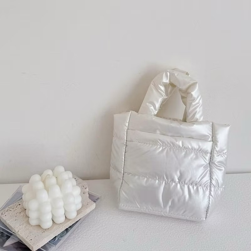 𝐖𝐚𝐘♡·現貨24H出｜熱銷款♥️ 韓系可愛澎澎感空氣小方包 小款&大款 手提包 肩背包 空氣包 女生包包✨-規格圖9