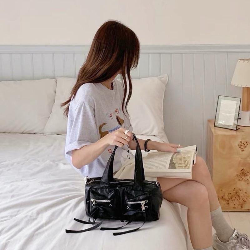 𝐖𝐚𝐘♡·現貨銀｜🇰🇷韓系蝴蝶結空氣感機車包 手提包 斜跨包 肩背包 質感包包✨-細節圖5