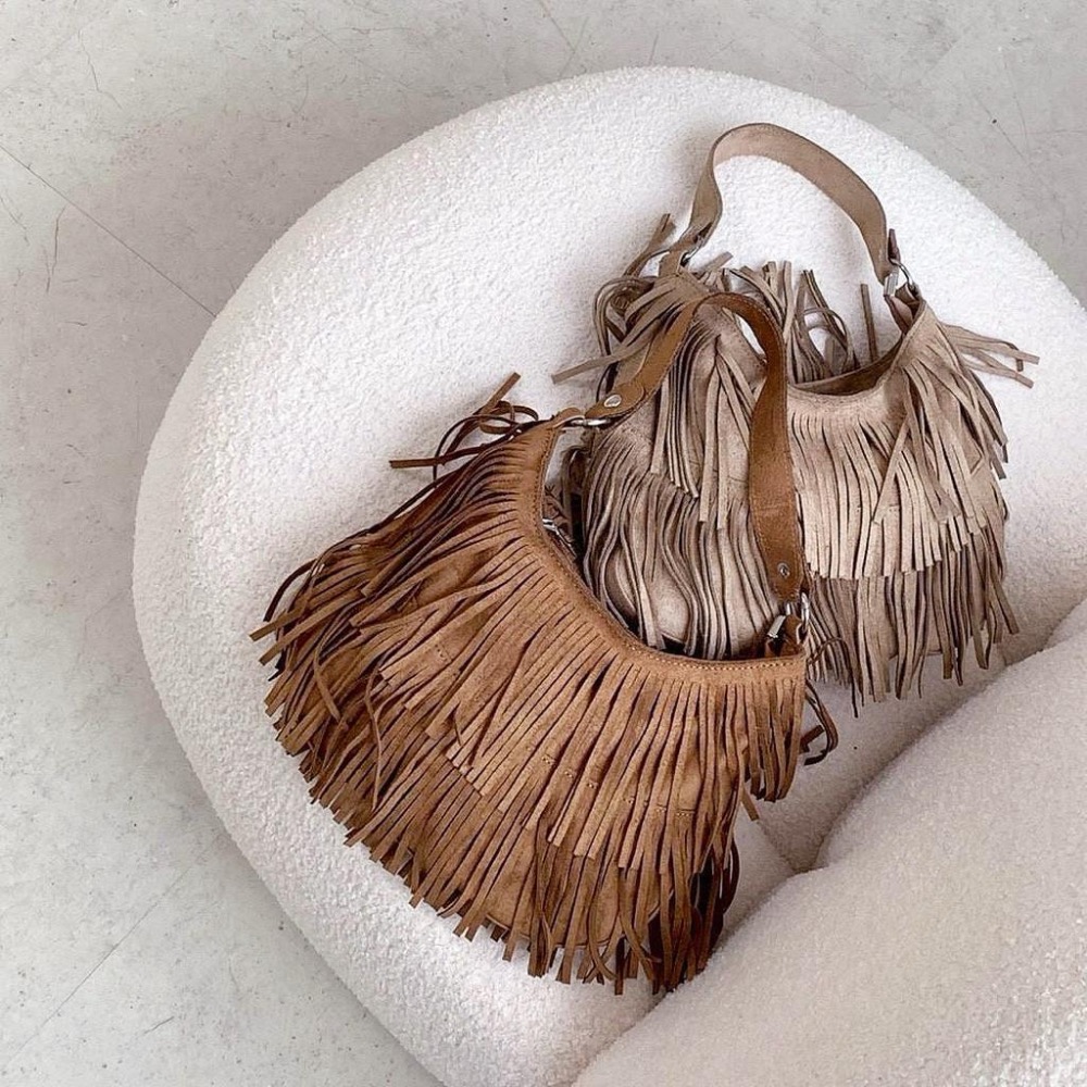 𝐖𝐚𝐘♡·現+預｜甜美高級感復古流蘇肩背包 單肩包 液下包 斜跨包 肩背包 韓系包包 秋冬包包 通勤包 流蘇包 麂皮包✨-細節圖7