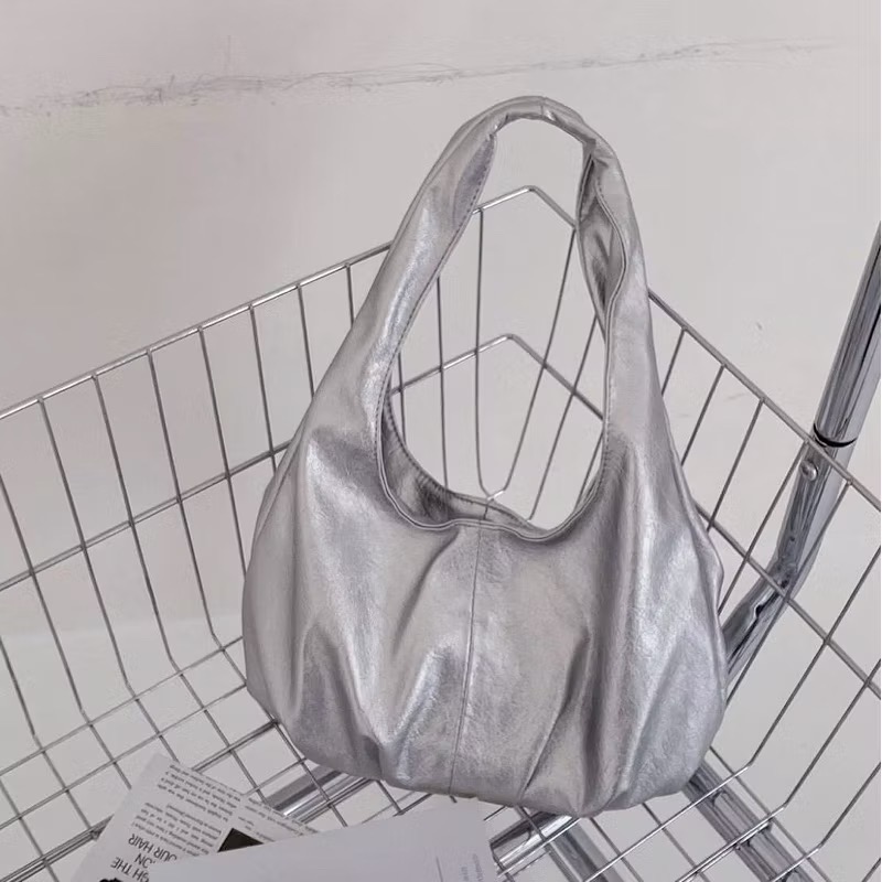 𝐖𝐚𝐘♡·現+預｜法式慵懶風單肩抓皺液下包 長夾可放 肩背包 手提包 托特包 女生包包✨-規格圖9