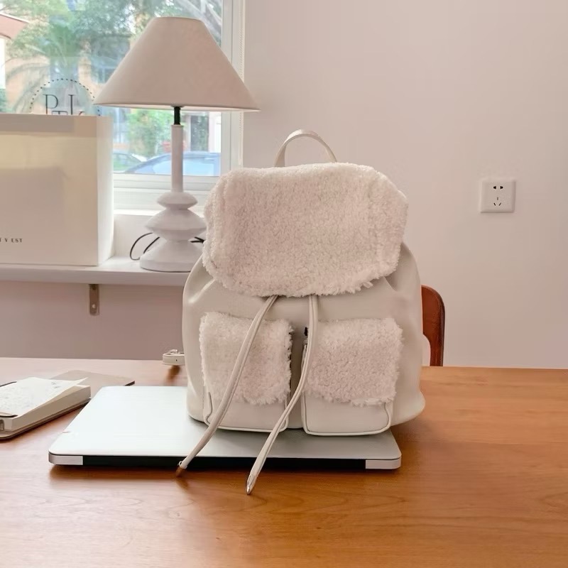 𝐖𝐚𝐘♡·現貨棕｜可愛必備౨ৎ 韓款超Q毛毛撞色拼接皮革後背包 實用雙肩包 束口包 手提包✨-規格圖9