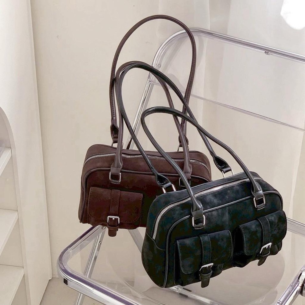 𝐖𝐚𝐘♡·現+預｜復古麂皮雙口袋拉鏈保齡球包 手提包 肩背包 液下包 單肩包 麂皮包包 韓系包包 通勤包包 波士頓包✨-細節圖8