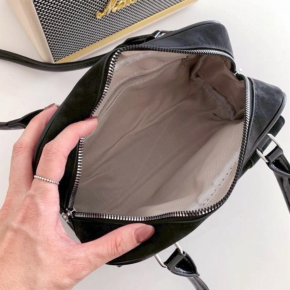 𝐖𝐚𝐘♡·現+預｜復古麂皮雙口袋拉鏈保齡球包 手提包 肩背包 液下包 單肩包 麂皮包包 韓系包包 通勤包包 波士頓包✨-細節圖9