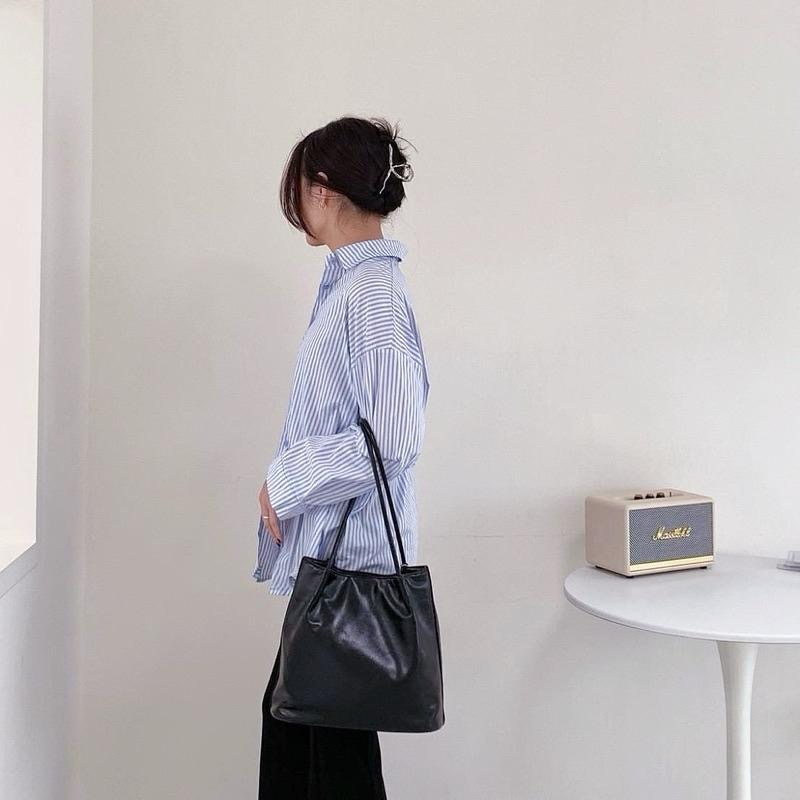 𝐖𝐚𝐘♡·現+預｜復古風油臘立體抓皺感方包 春夏新色到🌸 大容量 肩背包 手提包 女生包包✨-細節圖2