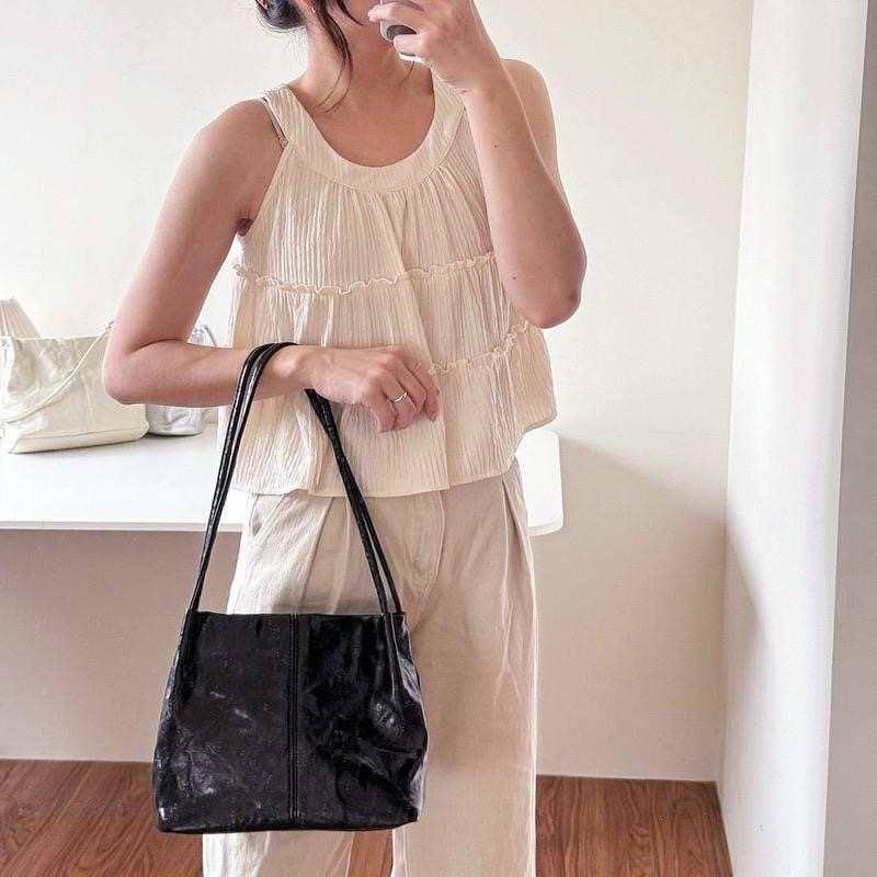 𝐖𝐚𝐘♡·現+預｜🔥韓系Ins風皺摺感小方包 肩背包 斜跨包 手提包 液下包 通勤包 韓系包包 女生包包✨-細節圖4