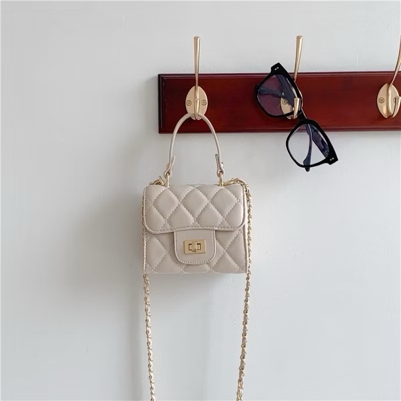 𝐖𝐚𝐘♡·現貨白｜大推！高級感小香風菱格紋鏈條包 手提包 肩背包 單肩包 斜跨棒 小方包 小廢包 質感小包 韓系包包✨-規格圖5