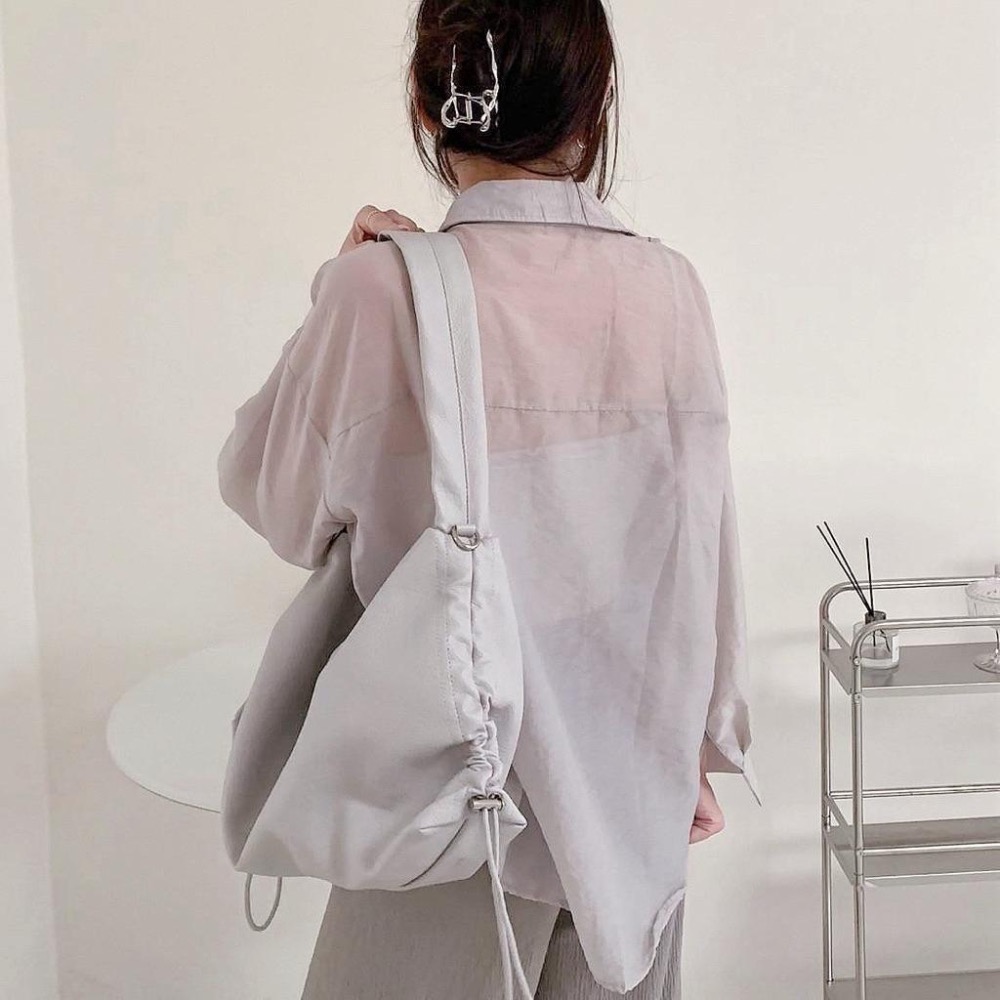 𝐖𝐚𝐘♡·現+預｜大推❤️‍🔥自訂款韓系大容量抓皺拉繩肩背包 單肩包 液下包 斜跨包 束口包 韓系包包✨-細節圖3