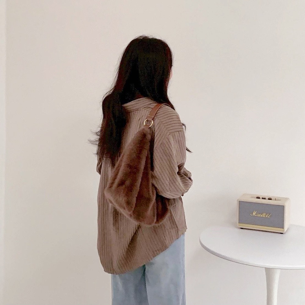 𝐖𝐚𝐘♡·現+預｜韓系軟萌絨毛半月肩背包🐰 手提包 單肩包 肩背包 液下包 半月包 毛毛包 通勤包 韓系包包✨-細節圖2