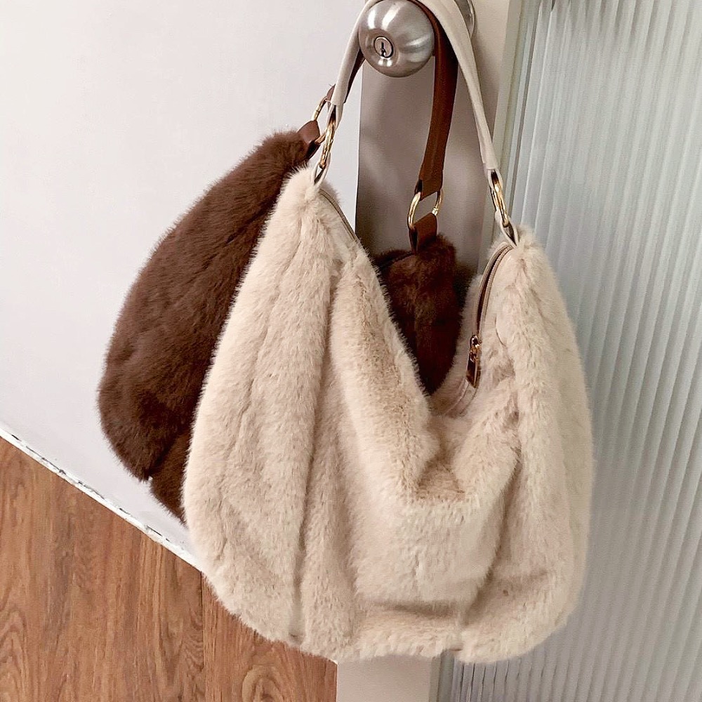 𝐖𝐚𝐘♡·現+預｜韓系軟萌絨毛半月肩背包🐰 手提包 單肩包 肩背包 液下包 半月包 毛毛包 通勤包 韓系包包✨-細節圖7