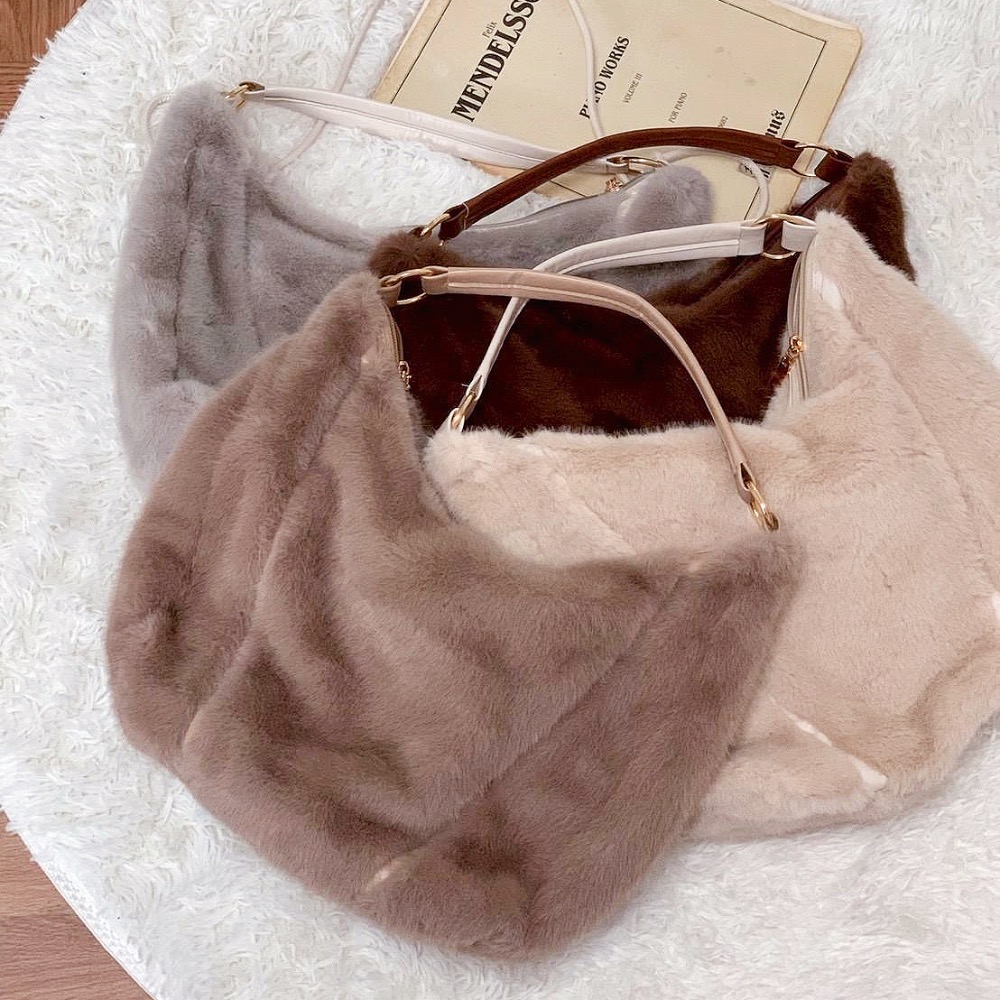 𝐖𝐚𝐘♡·現+預｜韓系軟萌絨毛半月肩背包🐰 手提包 單肩包 肩背包 液下包 半月包 毛毛包 通勤包 韓系包包✨-細節圖8