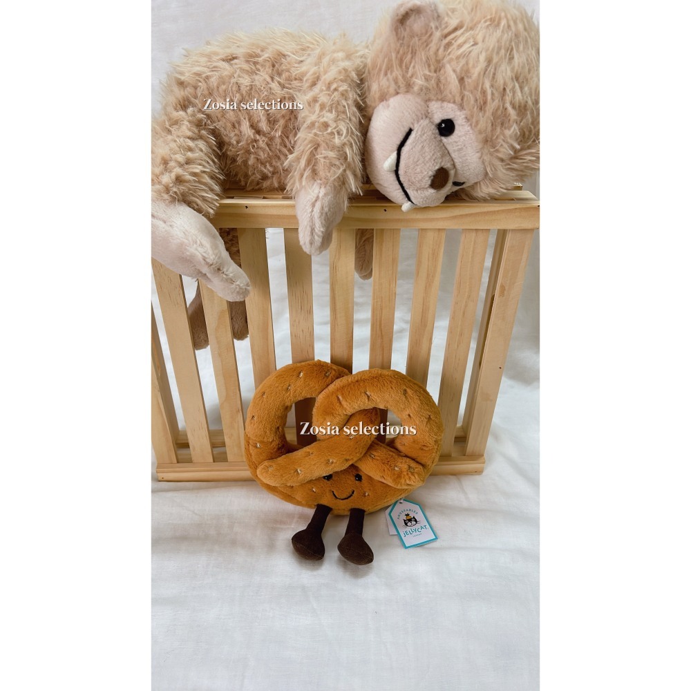 🇫🇷法國直送 Jellycat Amuseables Pretzel 蝴蝶餅 鹼水結娃娃 麵包點心玩偶-細節圖3