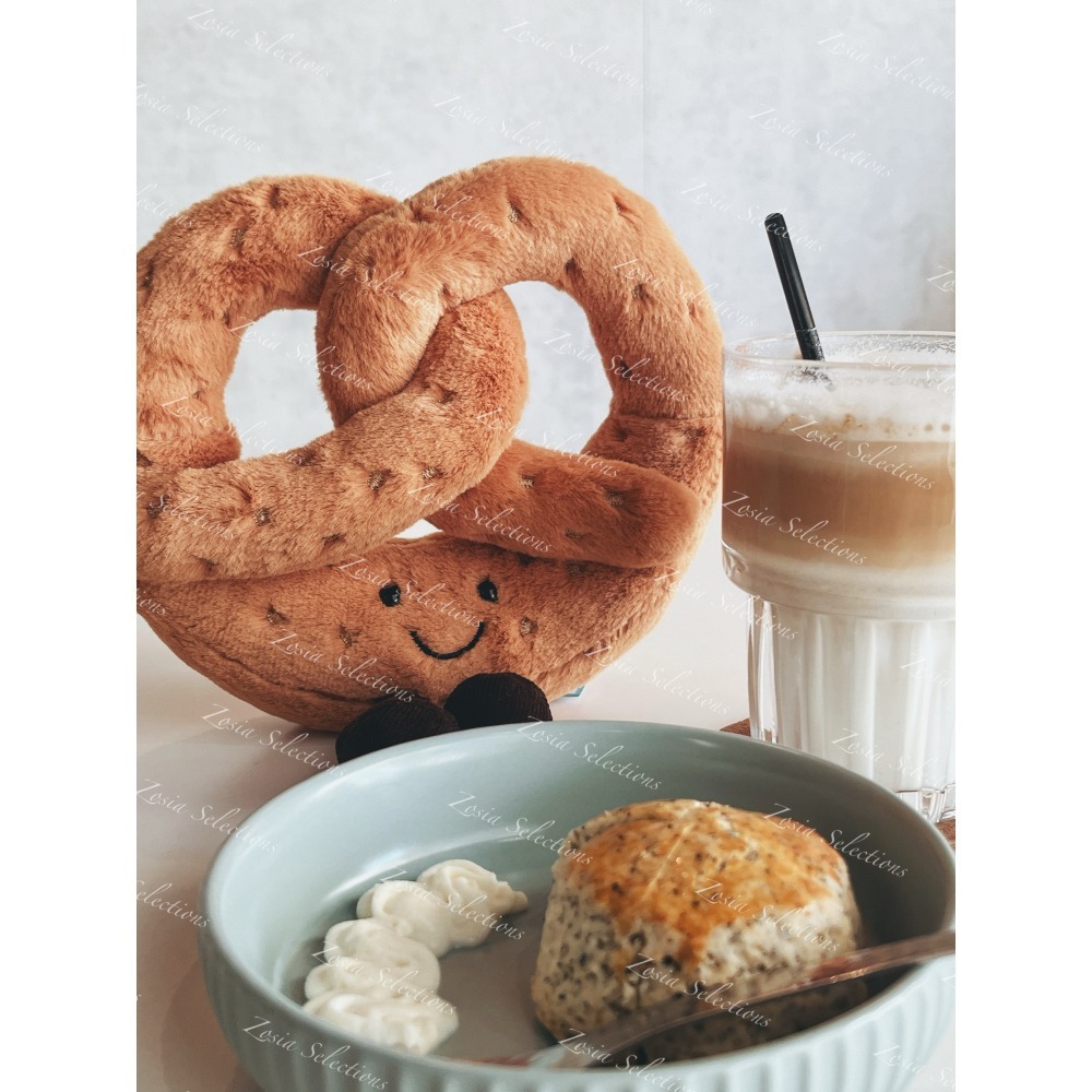 🇫🇷法國直送 Jellycat Amuseables Pretzel 蝴蝶餅 鹼水結娃娃 麵包點心玩偶-細節圖5