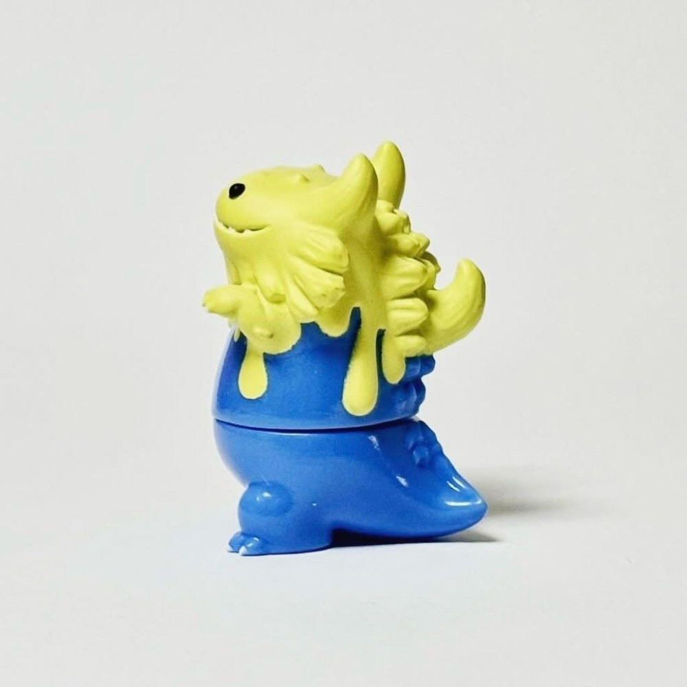 𝗠𝗘𝗗𝗜𝗖𝗢𝗠 𝗧𝗢𝗬 𝗩𝗔𝗚 𝗦𝟳 𝗧𝟵𝗚 × 𝗦𝗵𝗼𝗸𝗼 𝗡𝗮𝗸𝗮𝘇𝗮𝘄𝗮 山椒龍寶寶 藍黃 設計師玩具 軟膠 扭蛋-細節圖5