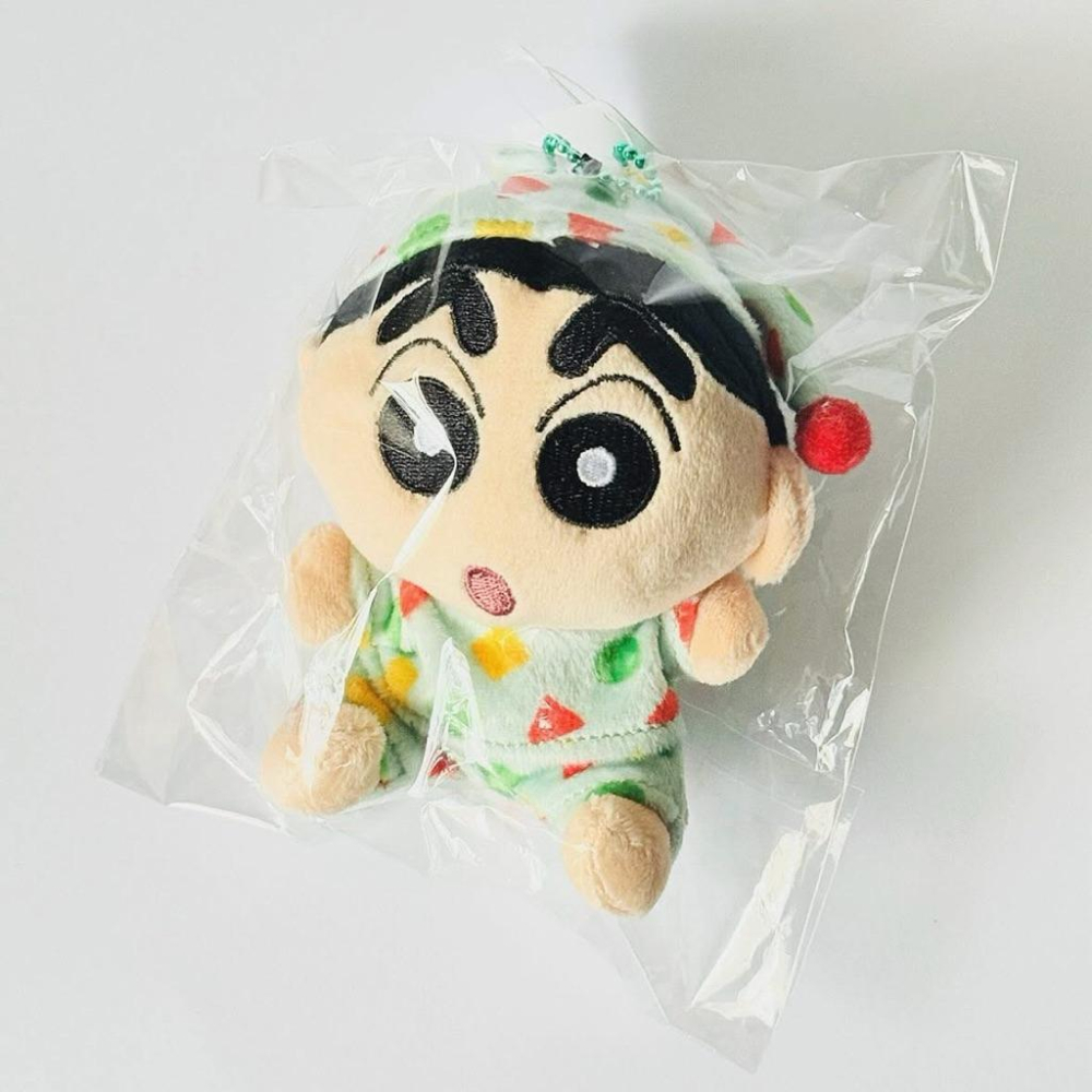 双葉社｜𝗙𝗨𝗧𝗔𝗕𝗔𝗦𝗛𝗔 クレヨンしんちゃん ぬいぐるみマスコット パジャマしんちゃん 蠟筆小新 睡衣小新 娃娃 吊飾-細節圖2