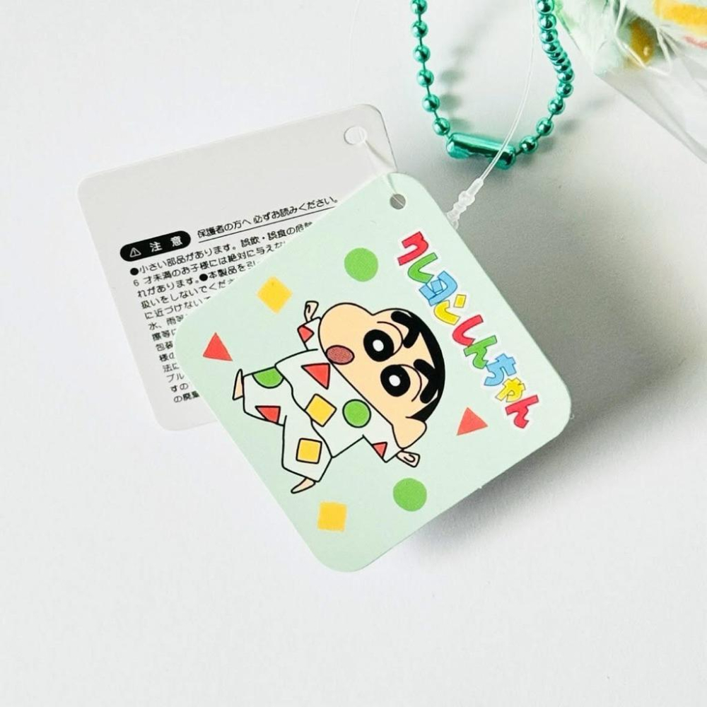 双葉社｜𝗙𝗨𝗧𝗔𝗕𝗔𝗦𝗛𝗔 クレヨンしんちゃん ぬいぐるみマスコット パジャマしんちゃん 蠟筆小新 睡衣小新 娃娃 吊飾-細節圖8