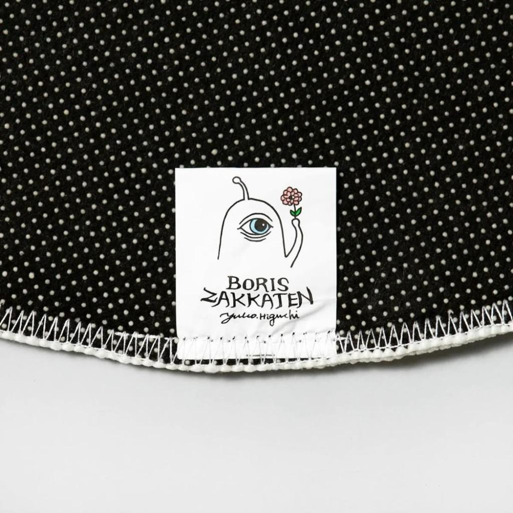 ヒグチユウコ｜𝗛𝗶𝗴𝘂𝗰𝗵𝗶 𝗬𝘂𝗸𝗼 ラグマット 𝗛𝗜𝗧𝗢𝗧𝗦𝗨𝗠𝗘 ひとつめちゃん 樋口裕子 瞳醬 地毯 獨眼 居家-細節圖3