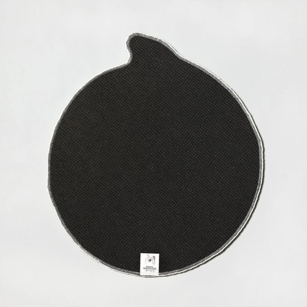 ヒグチユウコ｜𝗛𝗶𝗴𝘂𝗰𝗵𝗶 𝗬𝘂𝗸𝗼 ラグマット 𝗛𝗜𝗧𝗢𝗧𝗦𝗨𝗠𝗘 ひとつめちゃん 樋口裕子 瞳醬 地毯 獨眼 居家-細節圖4