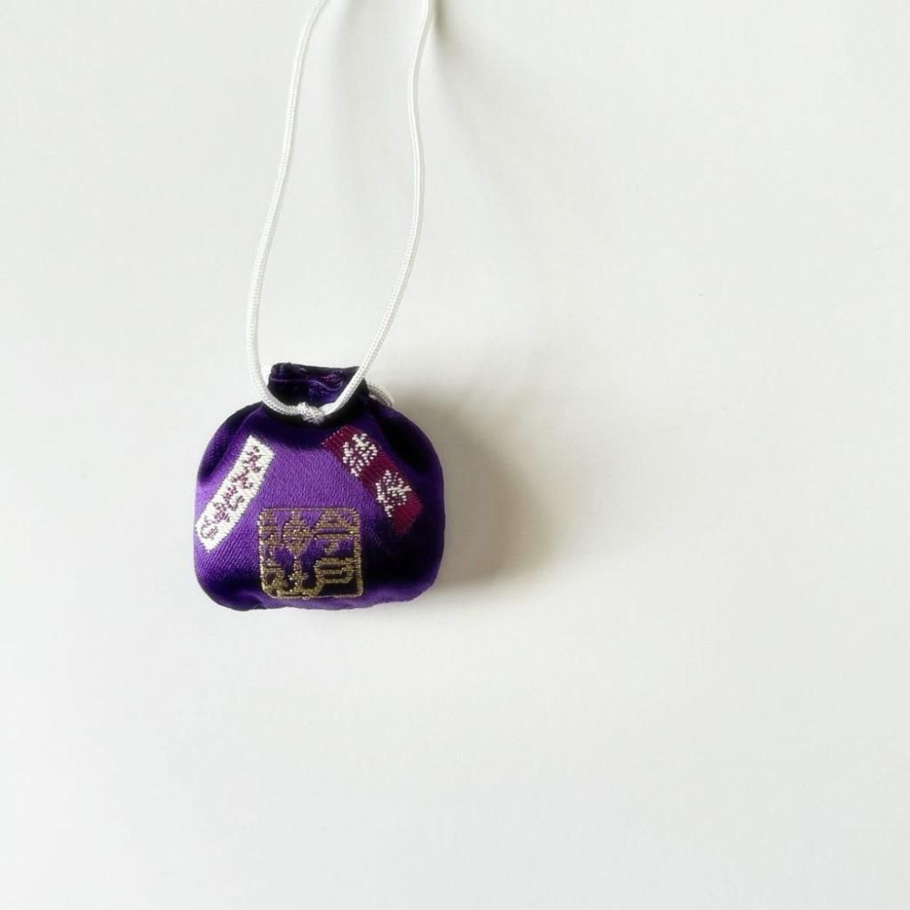 今戸神社｜𝗜𝗺𝗮𝗱𝗼 𝗝𝗶𝗻𝗷𝗮 招き猫 縁結御守 お守り 今戶神社 招財貓 結緣御守 紫色 淺草 東京-細節圖4