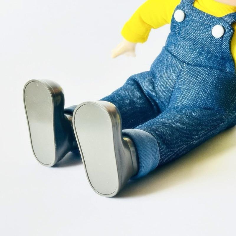 不二家｜ 𝗙𝗨𝗝𝗜𝗬𝗔 おすわりペコちゃん デニム衣装ペコ 𝗣𝗲𝗸𝗼-𝗰𝗵𝗮𝗻 坐姿娃娃 -牛仔吊帶褲- 企業物-細節圖7