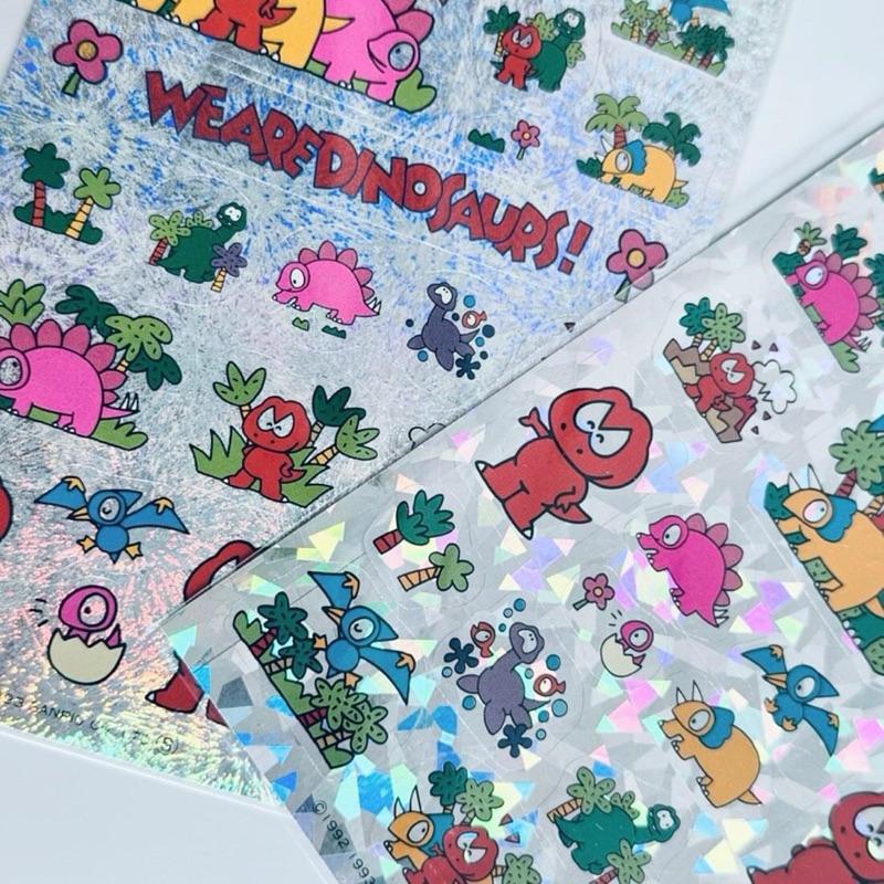 𝗦𝗮𝗻𝗿𝗶𝗼 𝗪𝗘 𝗔𝗥𝗘 𝗗𝗜𝗡𝗢𝗦𝗔𝗨𝗥𝗦! 日本 三麗鷗 我們是恐龍！閃貼 𝟭𝟵𝟵𝟯年 懷舊 復古 𝟵𝟬年代-細節圖9