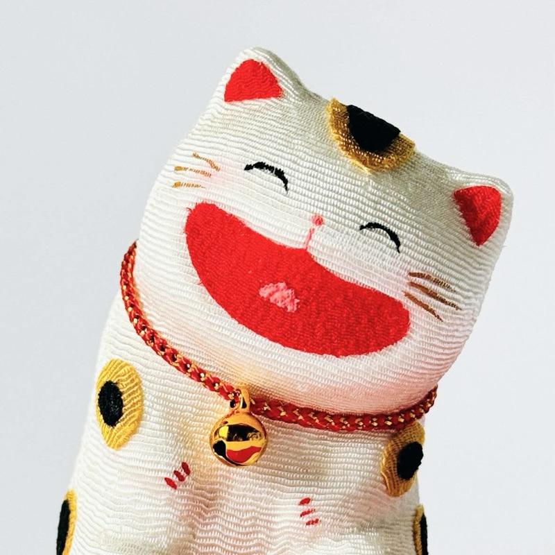 リュウコドウ｜𝗥𝘆𝘂𝗸𝗼𝗱𝗼 ちりめん大笑い猫（座)ブチ 招き猫 𝗠𝗮𝗻𝗲𝗸𝗶𝗻𝗲𝗸𝗼 龍虎堂 縮緬大笑貓 京都 日本-細節圖4