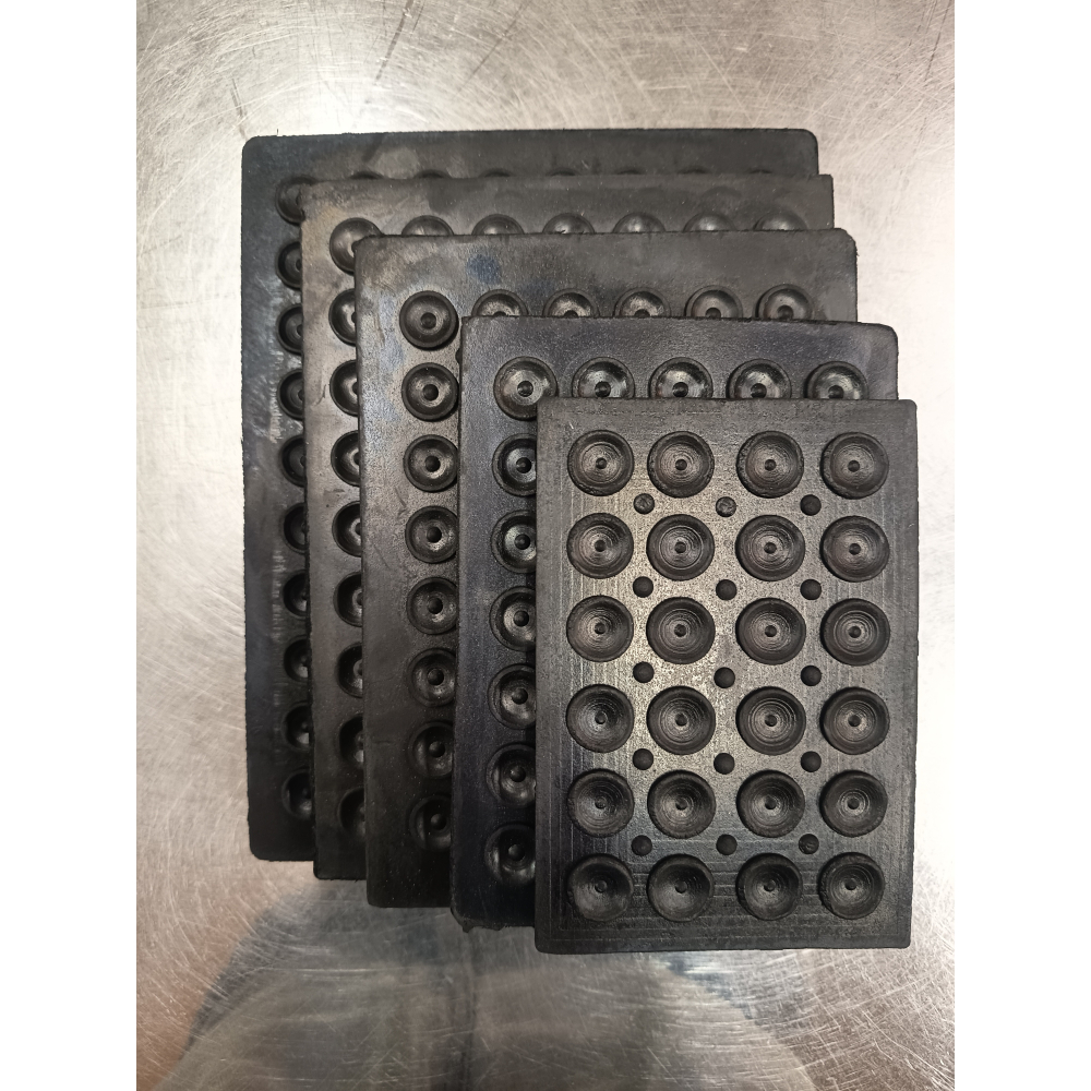 橡膠方型防震墊 橡膠墊 橡膠防震墊 減震板 減震墊  可重物耐壓 是用冰箱 洗衣機 馬達 車輛輾壓-細節圖2