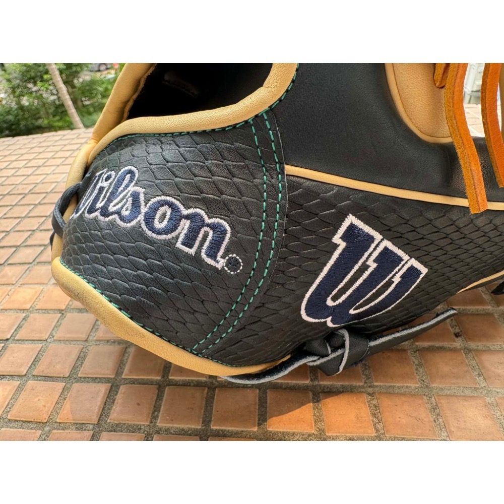 【大腳福利社】WILSON A2000 JR44 GM (1810 model，球員實戰式樣) 雙十字球檔外野手套-細節圖4