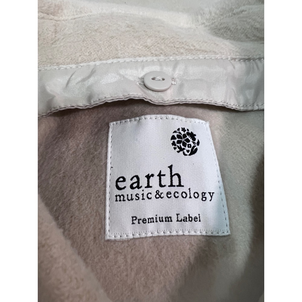 全新 地球牌earth奶茶色 蓬蓬袖可拆領兩穿大衣外套-細節圖2