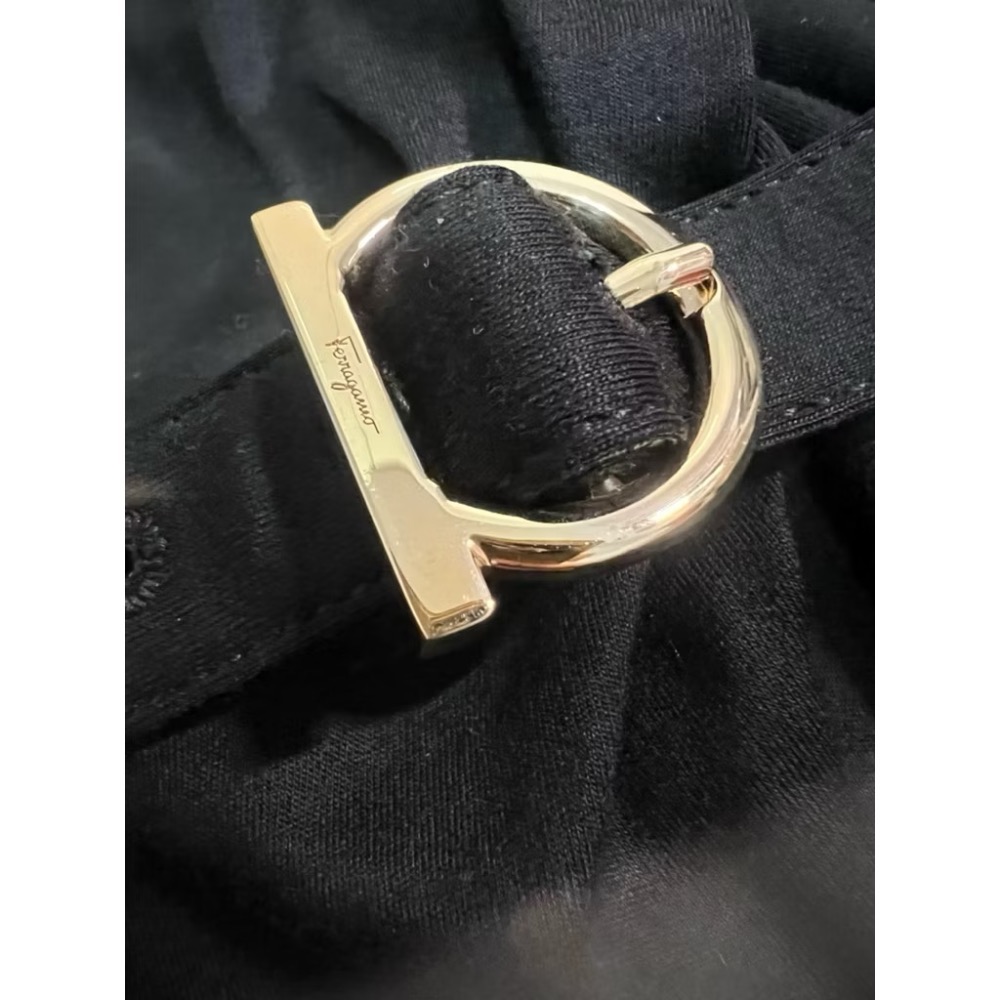 全新含吊牌 Salvatore Ferragamo 羊毛100%黑色扭結洋裝（附皮帶）-細節圖7