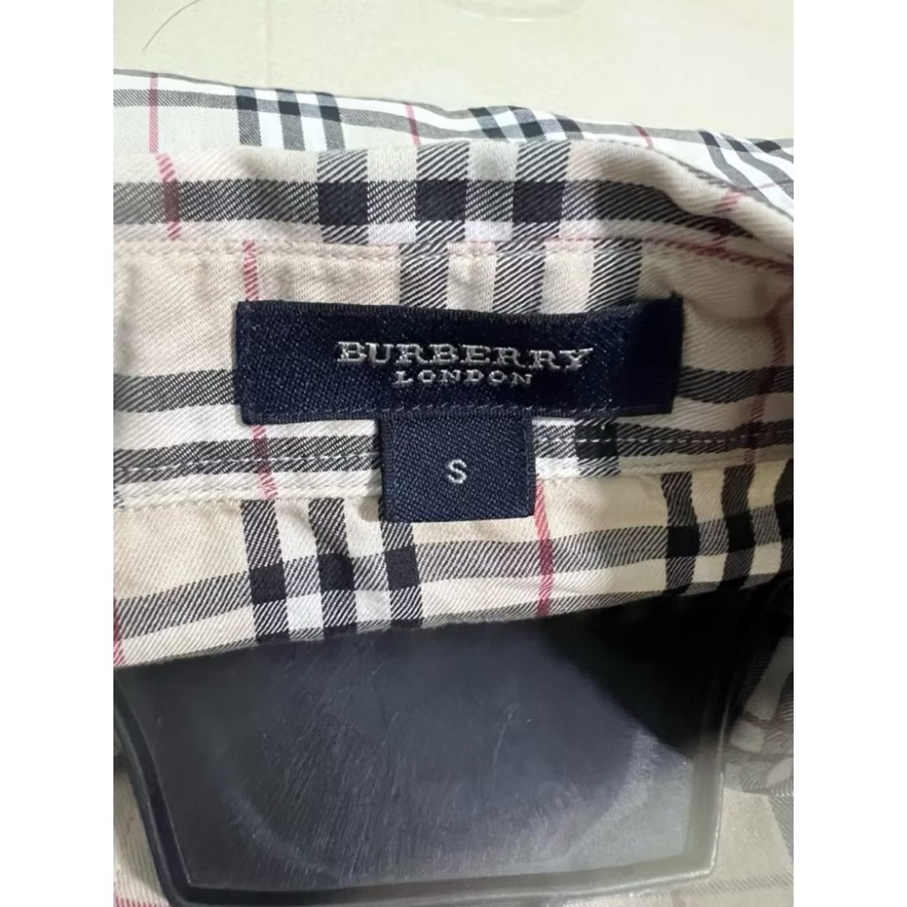 全新 正品 burberry經典格紋襯衫S-細節圖3