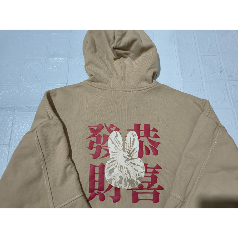 (0225) ADIDAS OG X MIFFY 恭喜發財 帽T 胸圍118 衣長66 HY7282-細節圖9