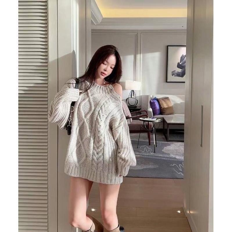 【現貨】MiaoMiao Korea 自留款❤️ 露肩側釦麻花針織長版毛衣 秋冬 東大門 正韓代購-細節圖4