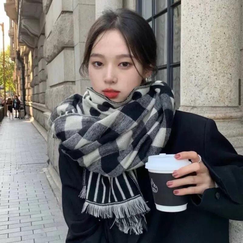 MiaoMiao Korea 百搭款 黑白幾何圖案圍巾 秋冬 東大門 正韓代購-細節圖2