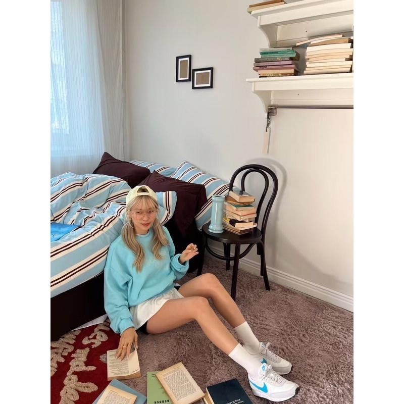 【現貨】MiaoMiao Korea 字母撞色拼接大學T plum 金髮歐膩 春季 東大門 正韓代購-細節圖4