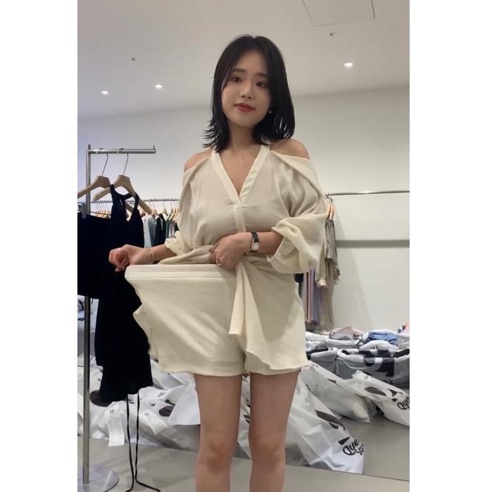 【現貨】MiaoMiao Korea 溫柔氣質 露肩傘狀套裝 Matiere IU歐膩 秋季 東大門 正韓代購-細節圖6