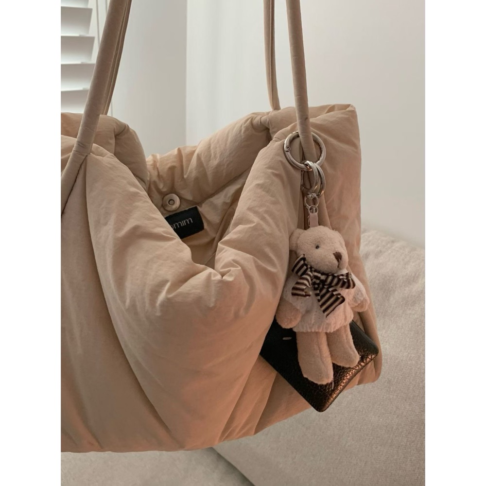 MiaoMiao Korea 韓系質感 🧸 暖心麻花毛衣小熊掛飾 包包吊飾 秋冬 東大門 正韓代購-細節圖4