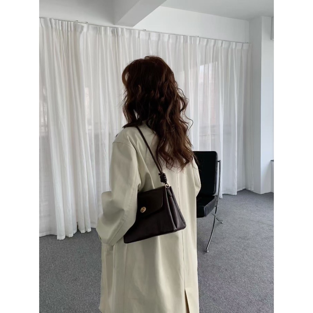 MiaoMiao Korea 絕美復古風💝 復古金釦油蠟皮方包 秋冬 東大門 正韓代購-細節圖3