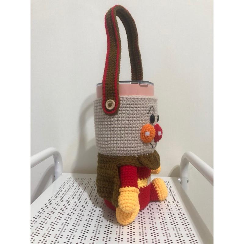 JoJo愛編織 麵包超人提袋 小黃人冰霸杯提袋★麵包超人★純手工 毛線編織 冰壩杯套 杯套 保溫杯套  交換禮物 客製-細節圖4