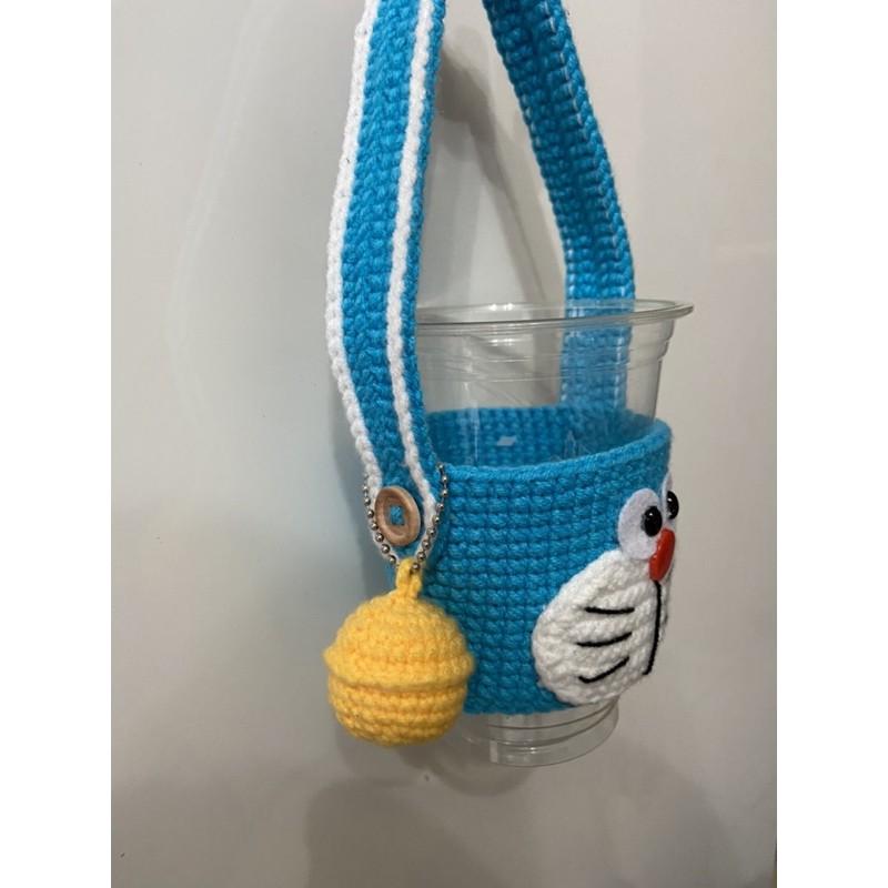 Jojo愛編織 編織飲料提袋★哆啦A夢★純手工 毛線編織 環保飲料提袋 杯套 杯袋 編織杯套-細節圖2
