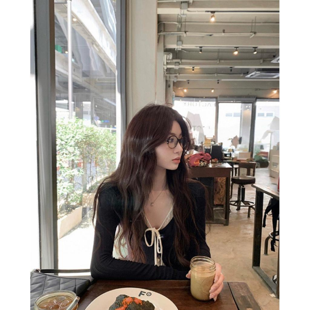 想要什麼風格我都有💗 🏷️層次感蕾絲兩件式上衣-細節圖5