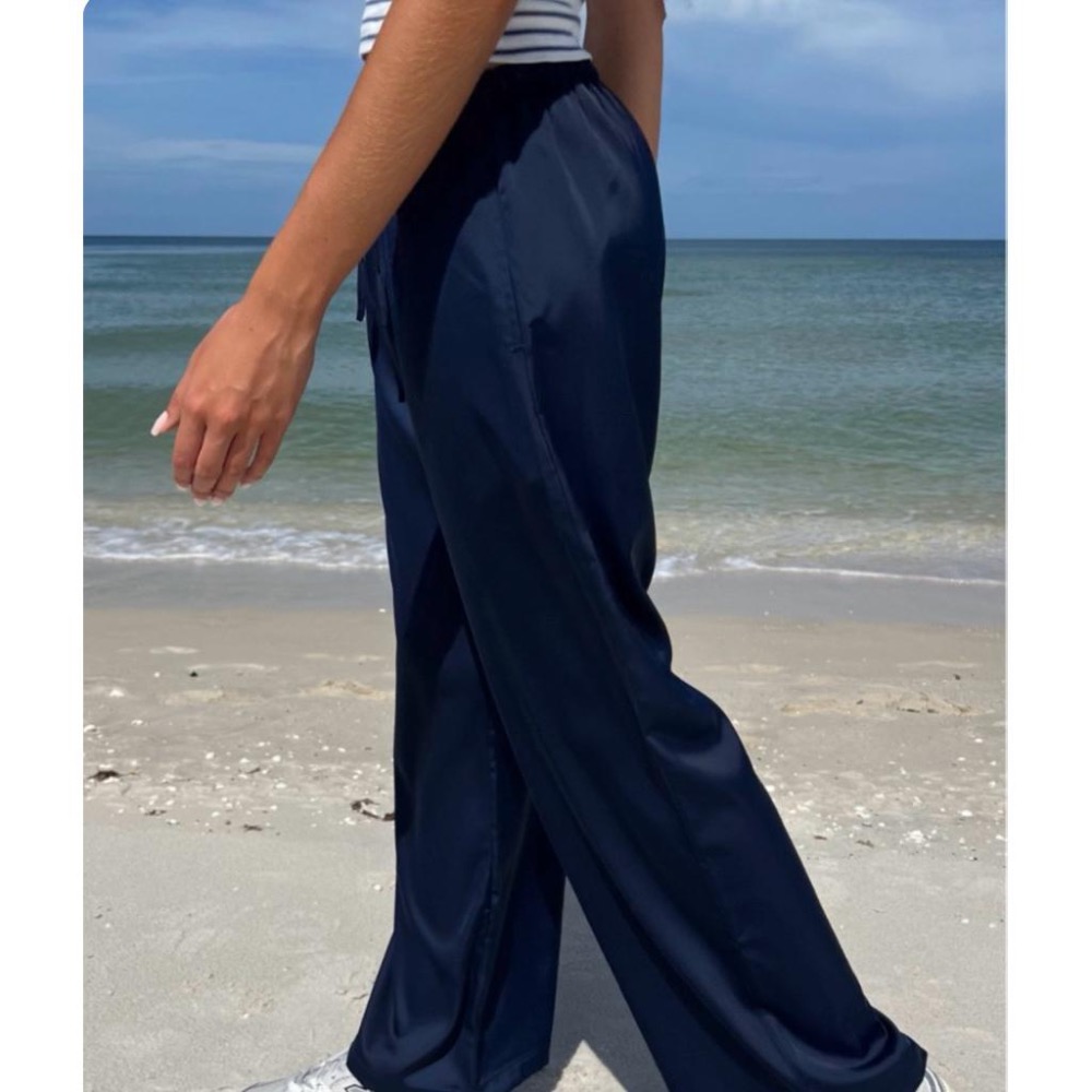 Brandy Melville Anastasia Silky Sweatpants-細節圖2