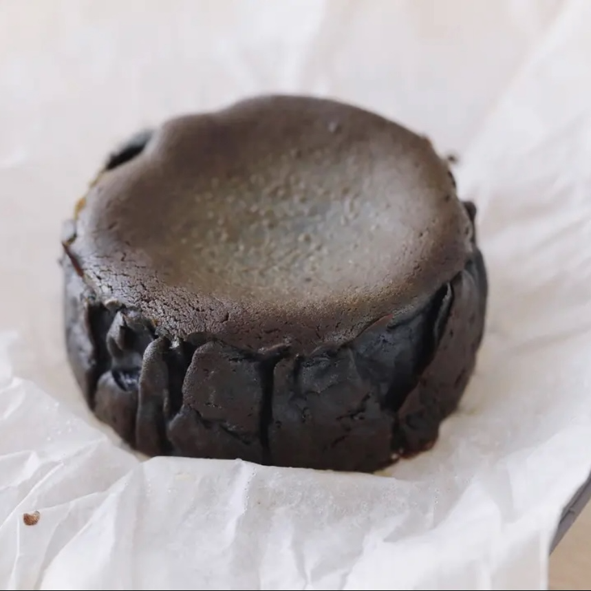 【無糖之家】芝麻巴斯克乳酪蛋糕6吋580克 一顆就免運 第二顆再折100 無加砂糖無麵粉無麩質-細節圖3